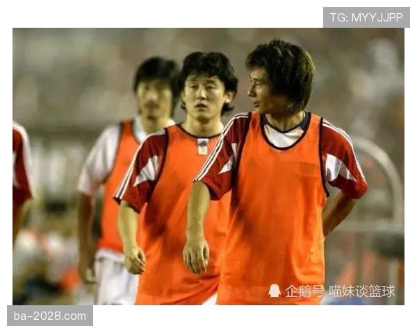 先触球就能免责？解析足球犯规判罚中的“优先权”误区