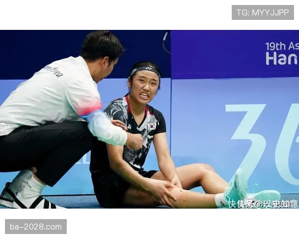 安洗莹比赛一套装备都带不起，沙发上看球还真有意思